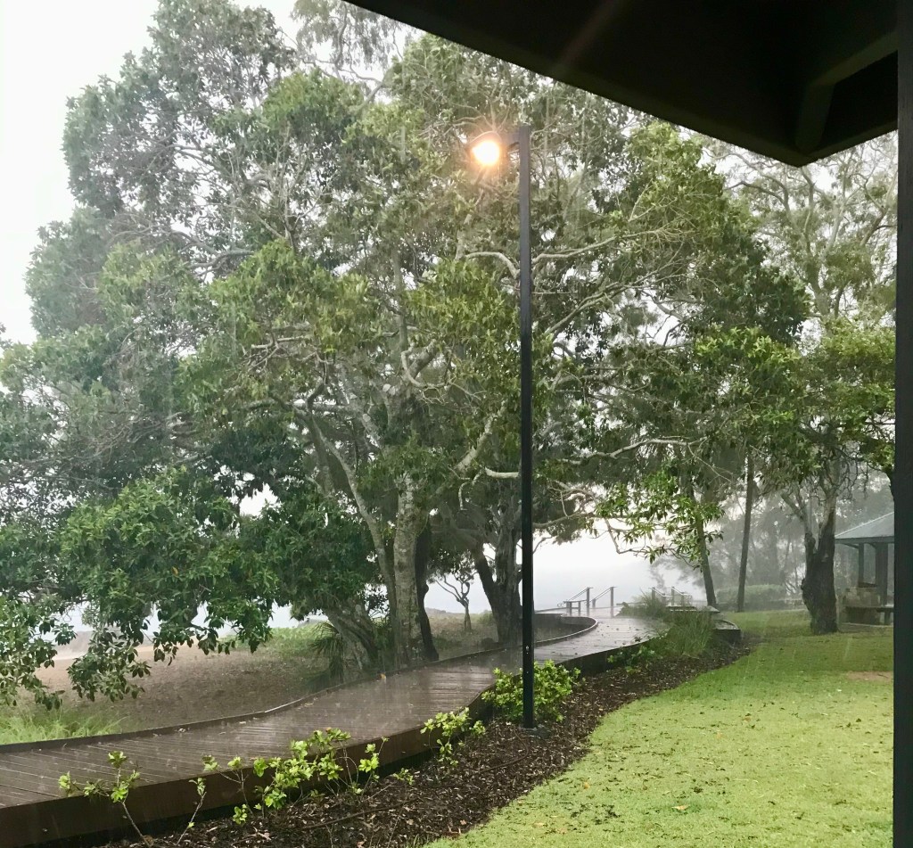 Sky and Ocean become one during the storm in 1770. (c) Finfinnews